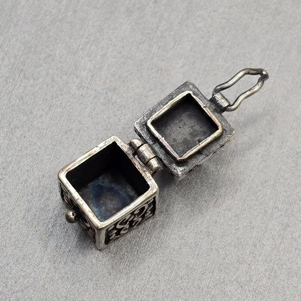 VTG 925 Sterling Silver 3D Prayer Box Pendant .75" Repoussé Design Signed DHS - Picture 9 of 12